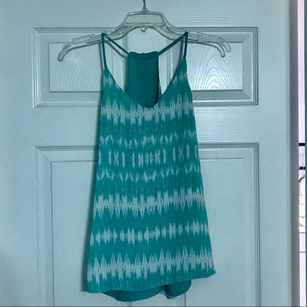 Green-turquoise tank